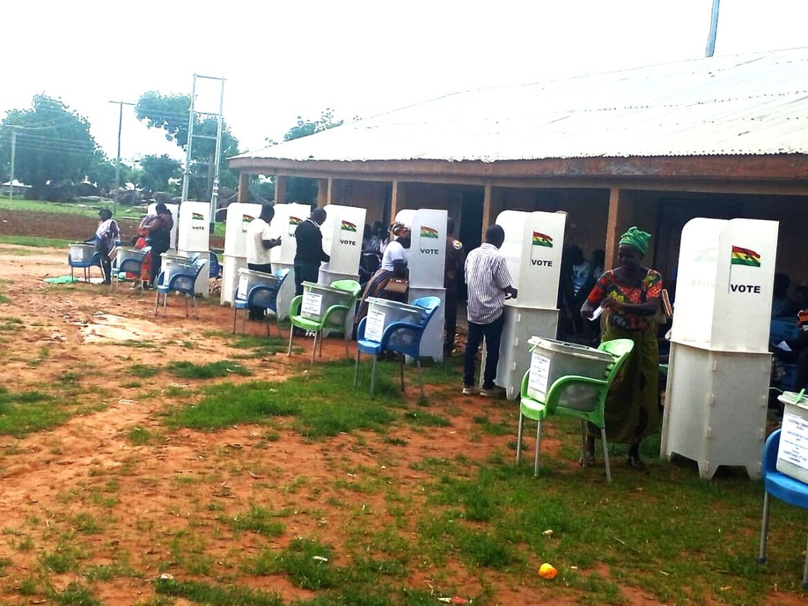 Delegates-casting-their-votes